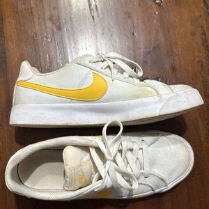 Nike White and Yellow Casual Sneakers